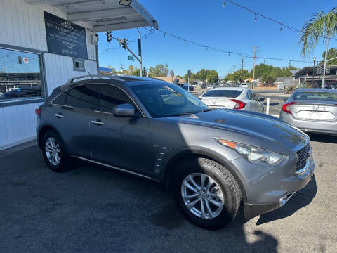 2017 Infiniti QX70