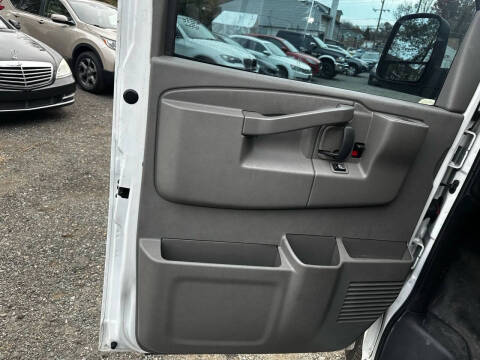 2017 Chevrolet Express 2500