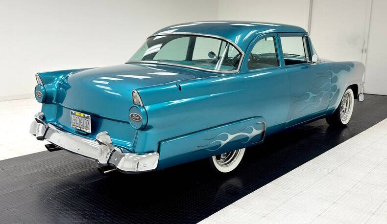 1955 Ford Deluxe