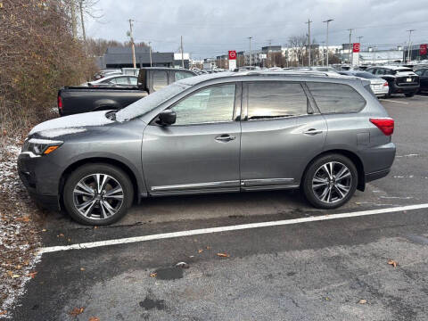 2020 Nissan Pathfinder for sale at Auto Center of Columbus in Columbus OH