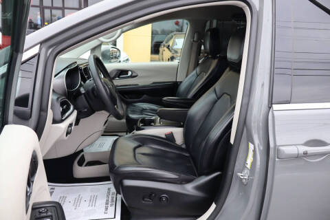 2022 Chrysler Pacifica Touring L