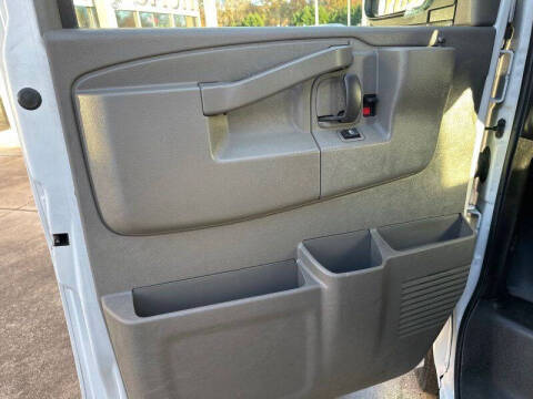 2022 Chevrolet Express 2500