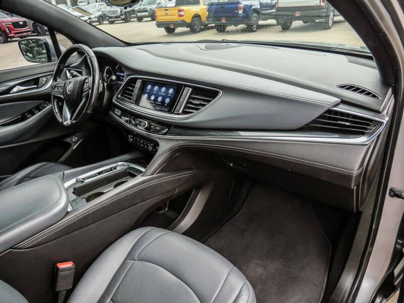 2024 Buick Enclave Essence
