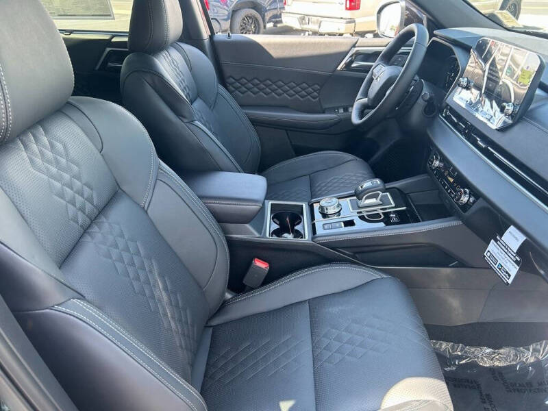 2025 Mitsubishi Outlander PHEV SEL