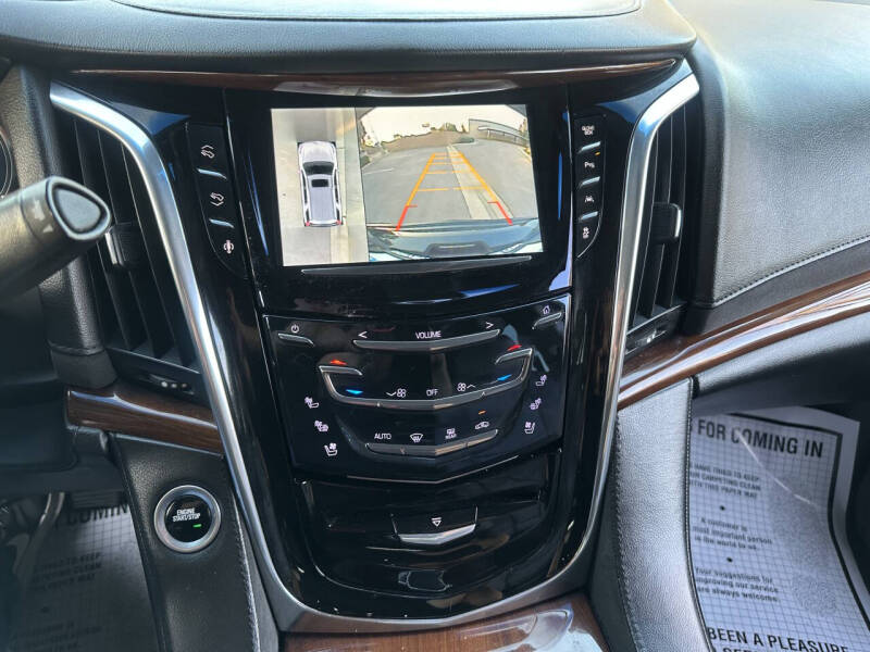 2016 Cadillac Escalade Luxury Collection