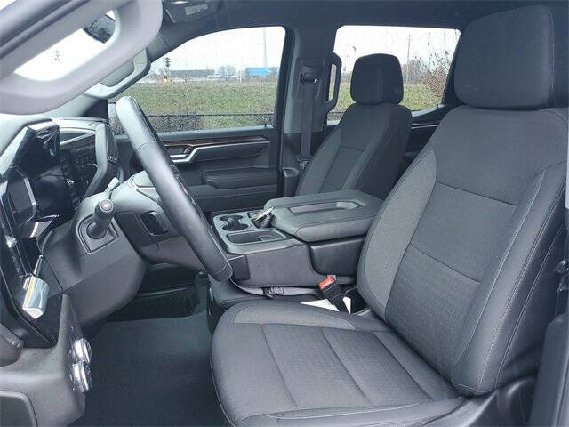 2025 GMC Sierra 1500 Elevation Standard