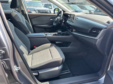 2021 Nissan Rogue SV