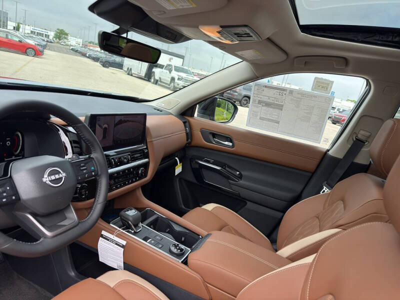 2026 Nissan Pathfinder Platinum