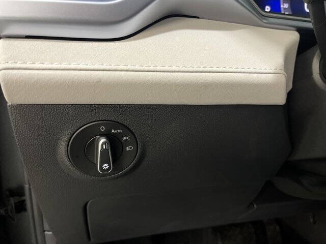 2026 Volkswagen Taos SE 4Motion