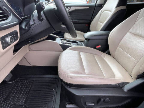 2022 Ford Escape Hybrid SEL