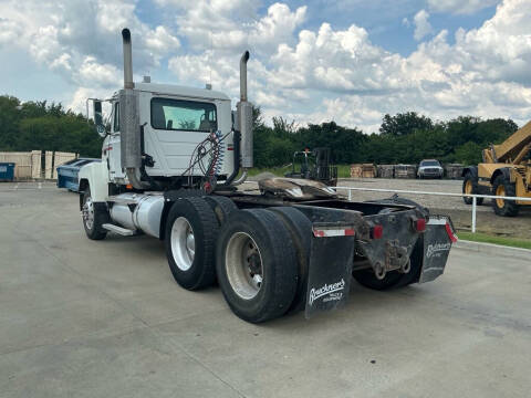 2001 Mack CH613