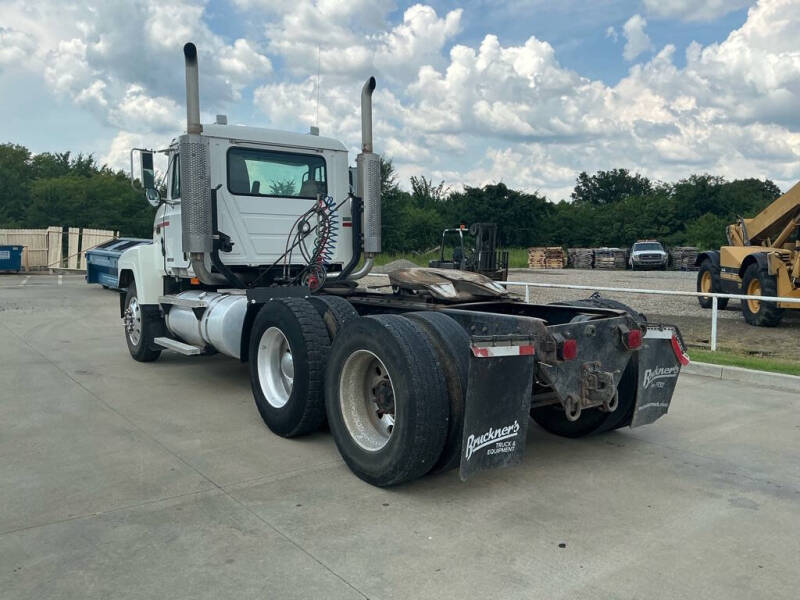 2001 Mack CH613