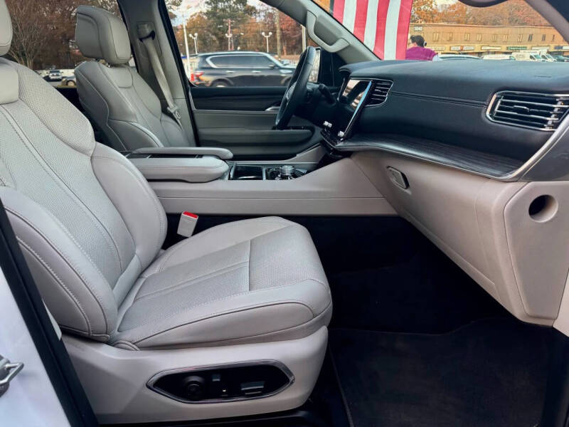 2023 Jeep Wagoneer L Series III