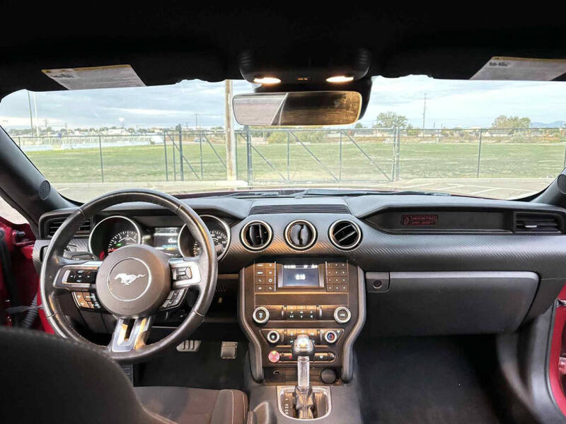 2021 Ford Mustang EcoBoost