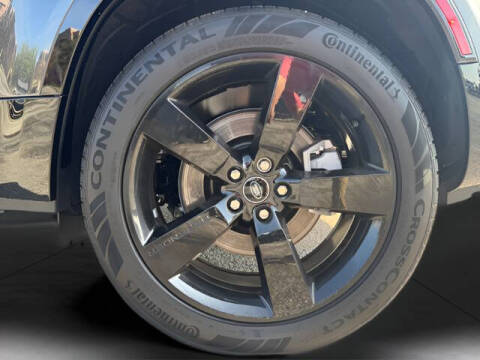 2025 Land Rover Defender 130 P400 X-Dynamic SE