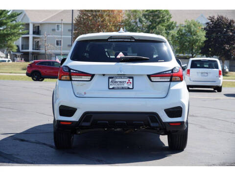 2025 Mitsubishi Outlander Sport ES