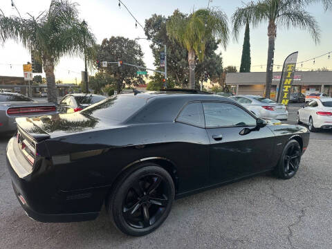 2016 Dodge Challenger R/T Plus