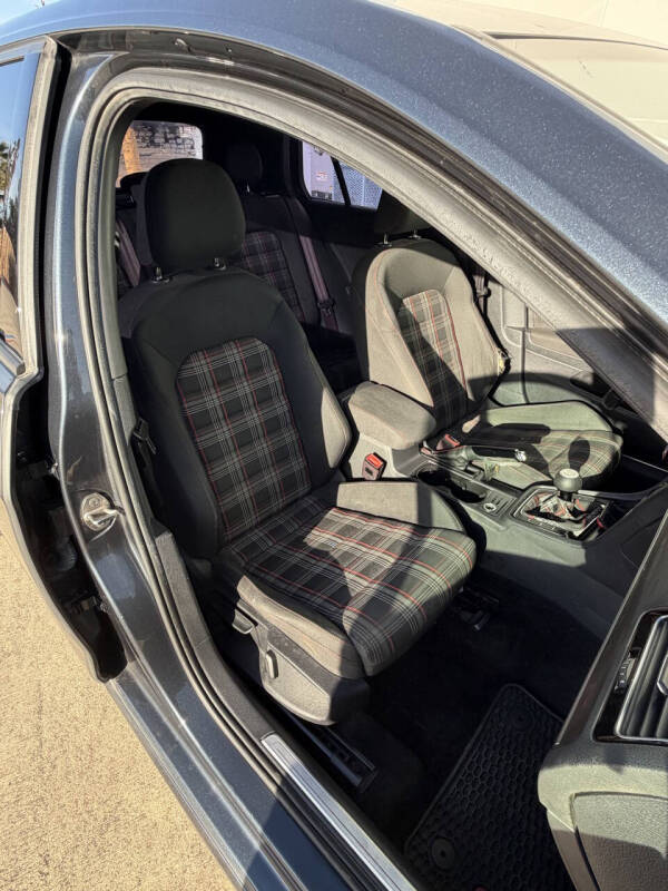 2019 Volkswagen Golf GTI S