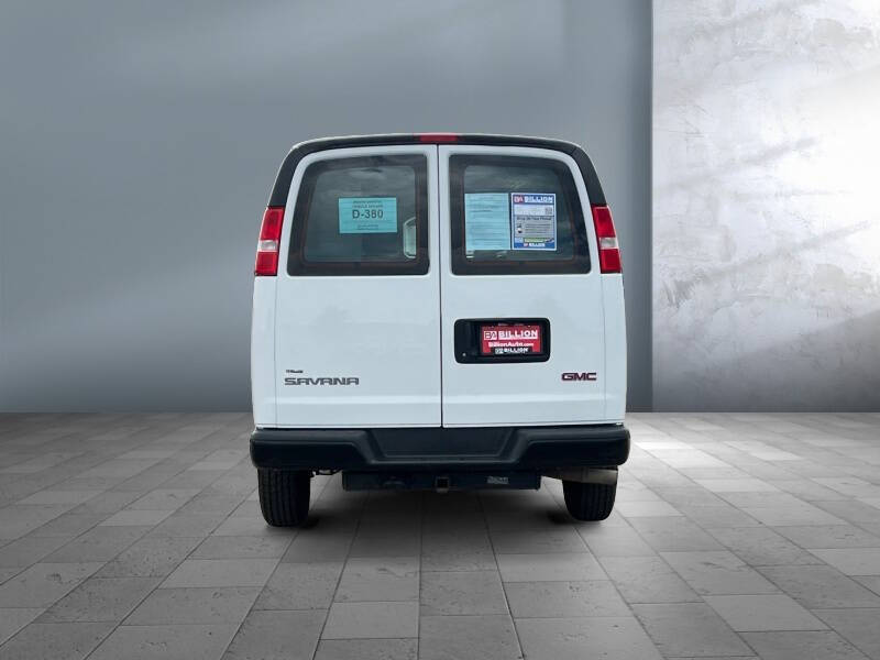 2023 GMC Savana 2500