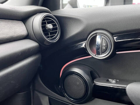 2017 MINI Hardtop 4 Door Cooper