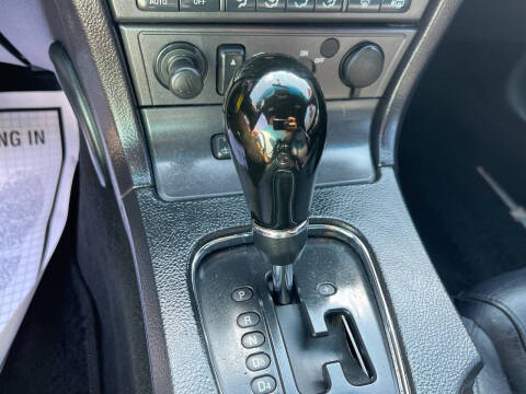 2004 Ford Thunderbird Deluxe