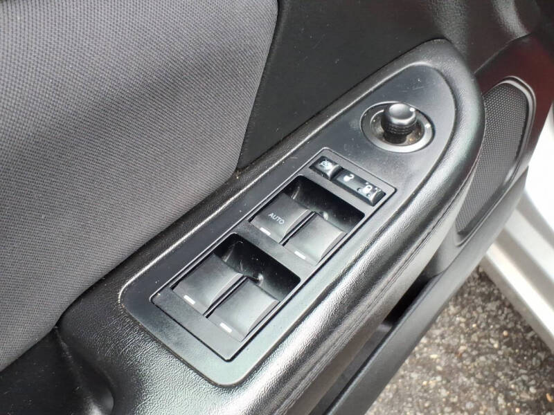 2012 Chrysler 200 LX