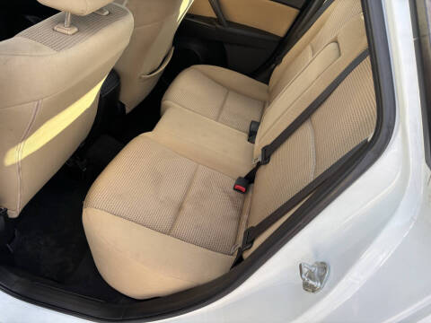 2013 Mazda MAZDA3 i Touring