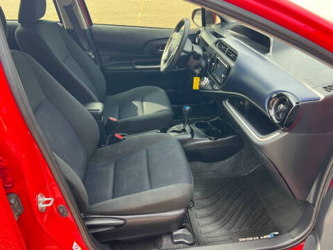 2016 Toyota Prius c Three