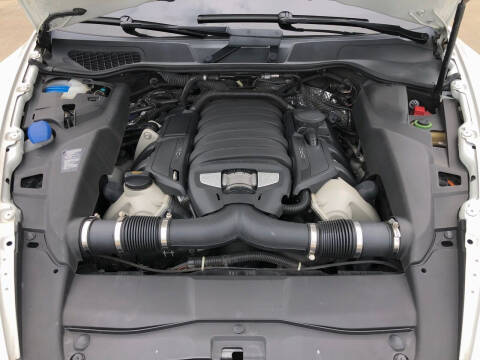 2013 Porsche Cayenne GTS