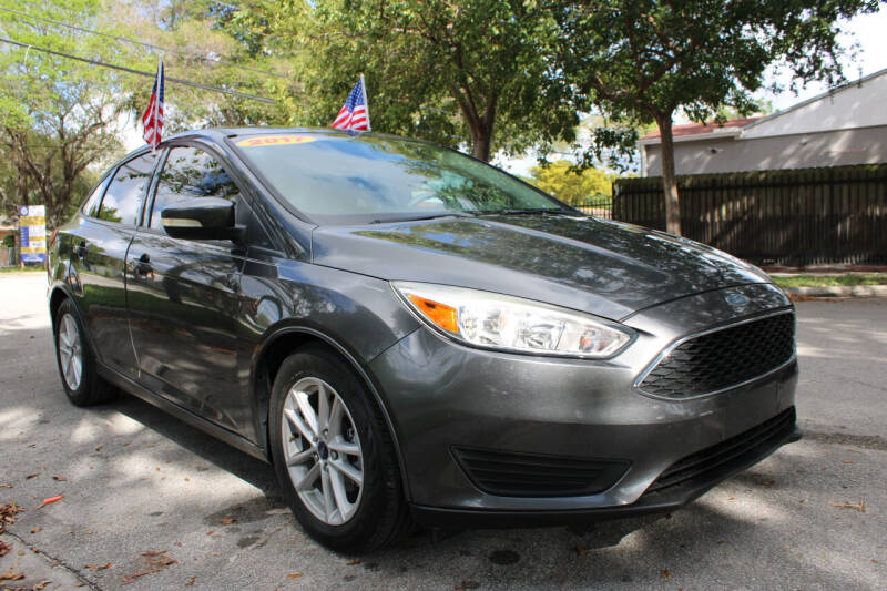 2017 Ford Focus SE photo 5