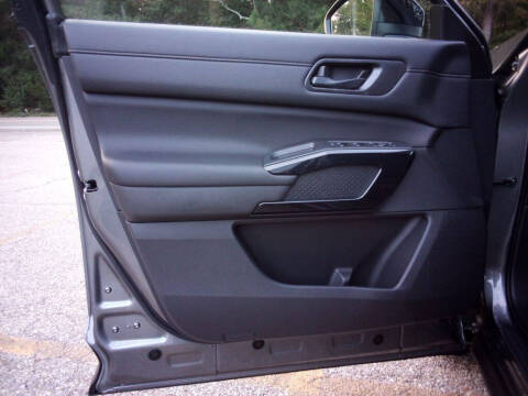 2025 Nissan Pathfinder S