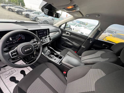 2022 Kia Sorento LX