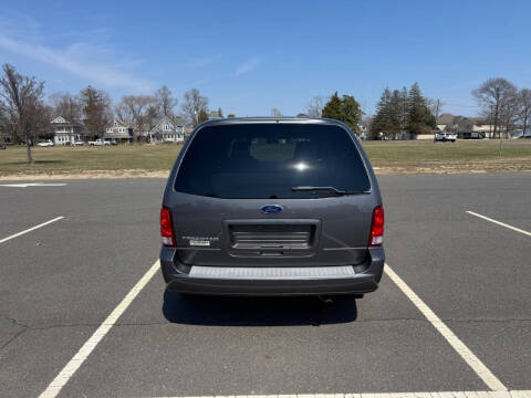2004 Ford Freestar S