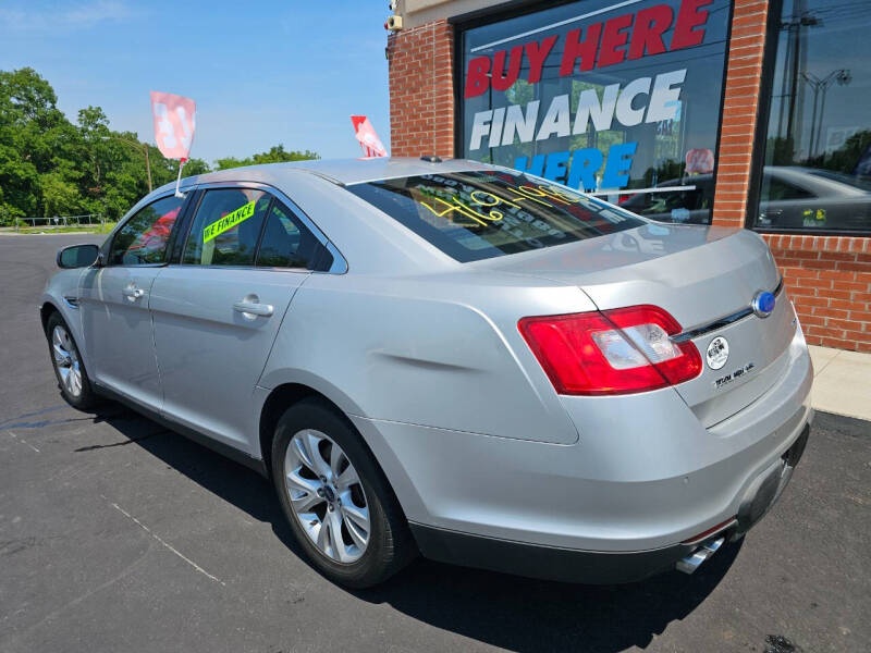 2011 Ford Taurus SEL