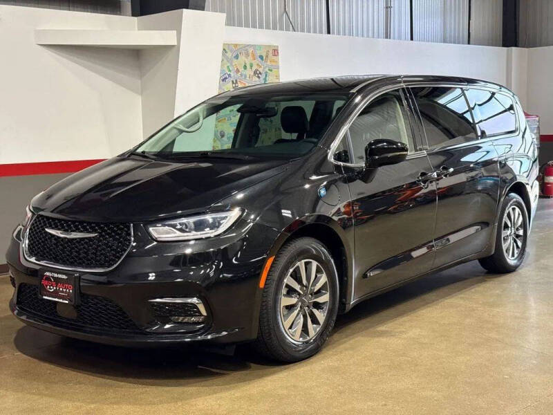 2024 Chrysler Pacifica Plug-In Hybrid Select