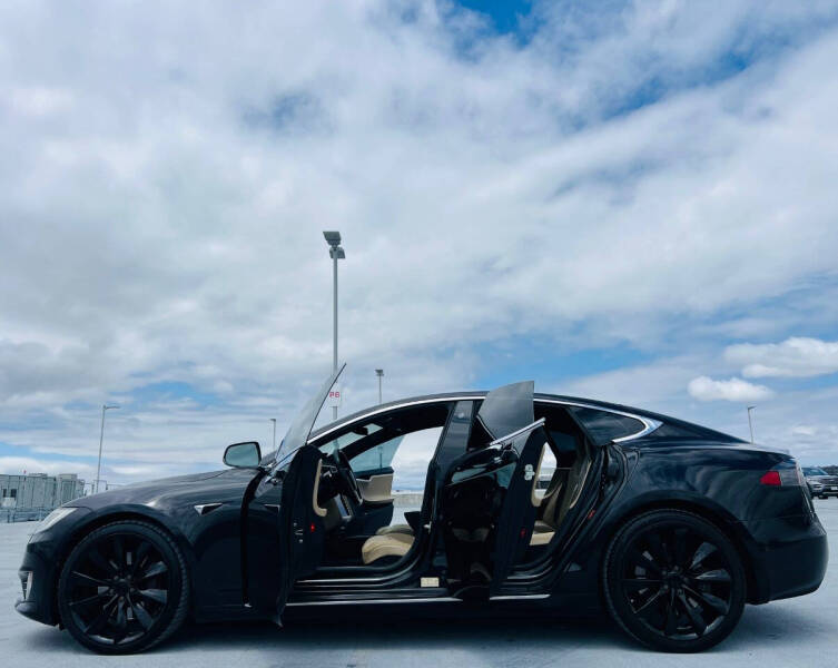 2017 Tesla Model S 90D