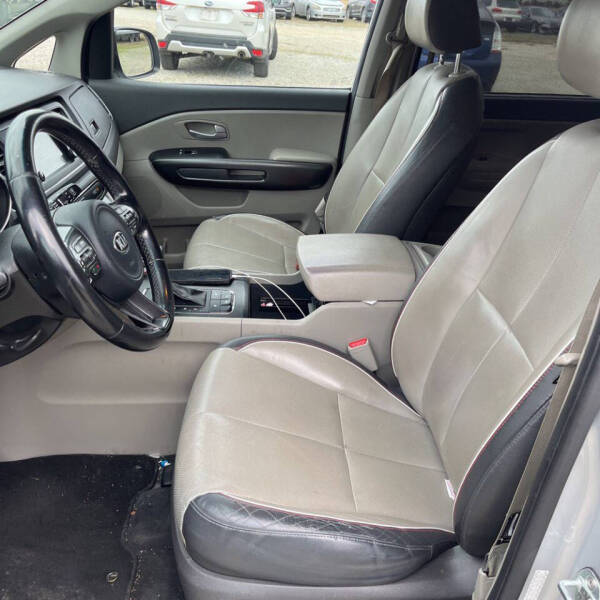 2017 Kia Sedona LX