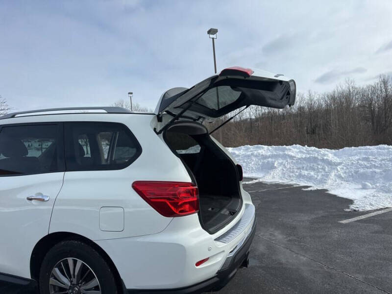 2020 Nissan Pathfinder S