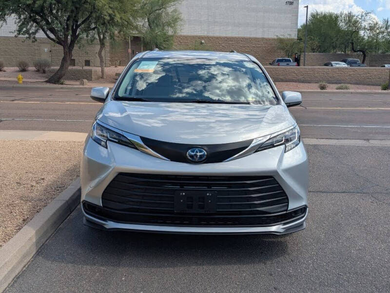 2021 Toyota Sienna LE 8-Passenger