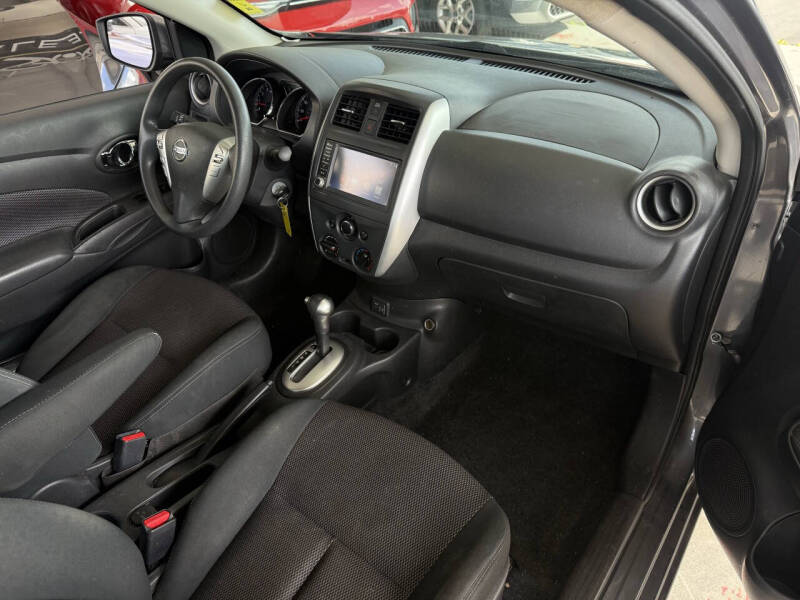 2019 Nissan Versa SV