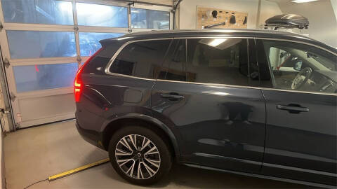 2022 Volvo XC90 T6 Momentum 7-Passenger