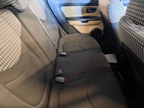 2011 Kia Soul +