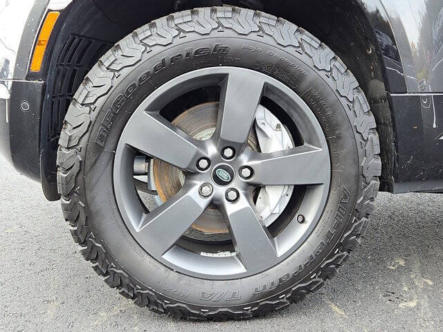 2023 Land Rover Defender 130 X-Dynamic SE