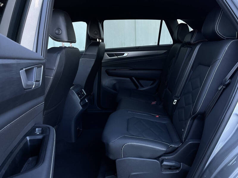 2025 Volkswagen Atlas Cross Sport SE 4Motion