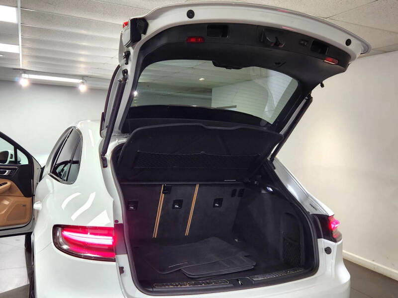 2020 Porsche Macan S