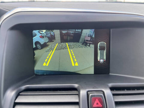 2017 Volvo XC60 T5 Dynamic