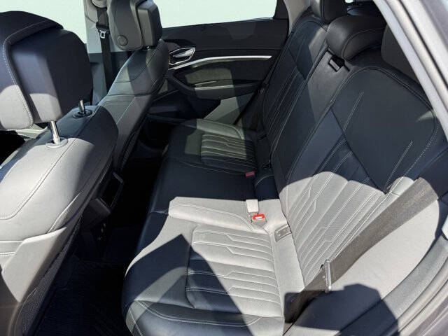 2019 Audi e-tron quattro Prestige