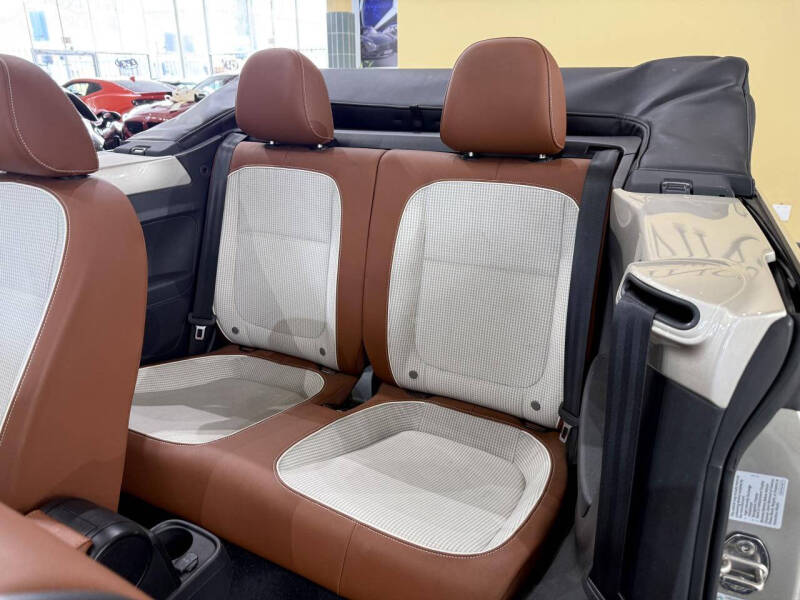 2015 Volkswagen Beetle Convertible 1.8T Classic PZEV