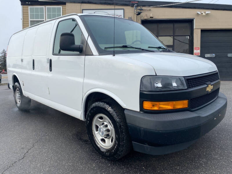 2019 Chevrolet Express Cargo Work Van's photo