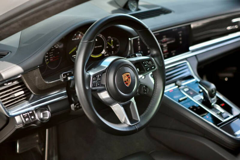 2018 Porsche Panamera Turbo S E-Hybrid